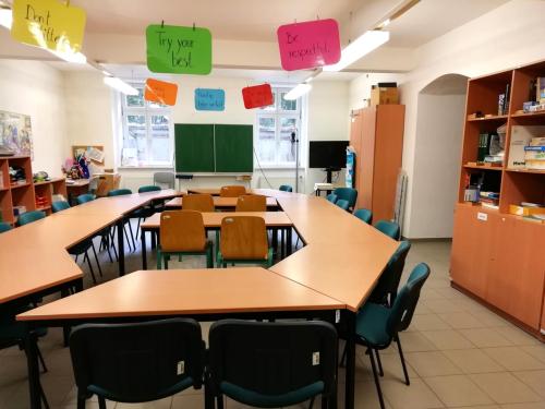 Klassenzimmer für Englischunterricht (UG)