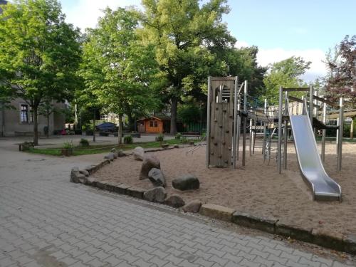 Pausenhof / Spielplatz Hort und Schule