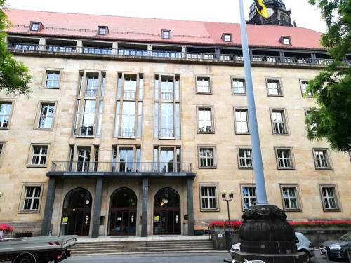 Steuer- und Stadtkassenamt im Neuen Rathaus Dresden