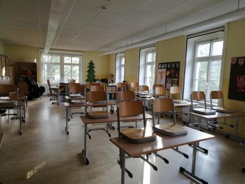 Klassenzimmer - Hauptgebäude (1. + 2. OG)