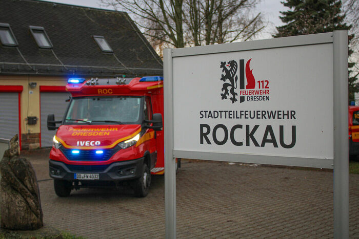 Das MLF vor dem Gerätehaus Rockau.