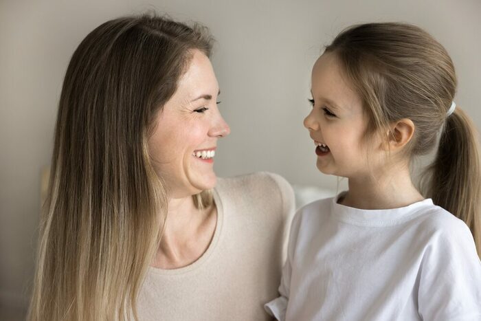 Titelbild für den Kita-Fachtag Bindungserfahrungen bei Kindern