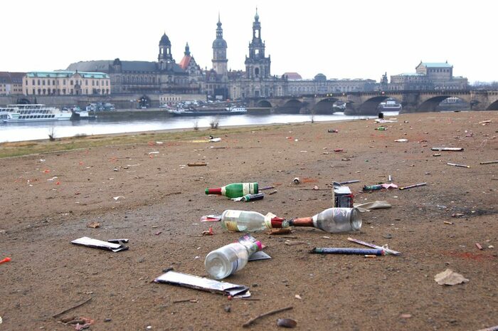 Silvestermüll auf den Elbwiesen