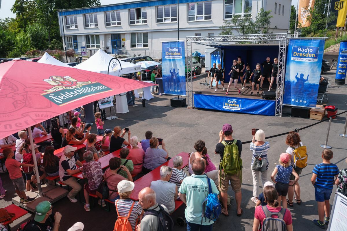 Bühnenprogramm auf der Plaza