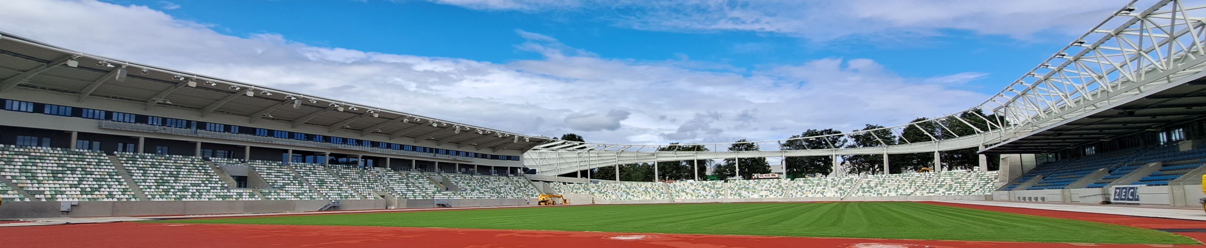 Blick in vom Marathontor ins neue Heinz-Steyer-Stadion