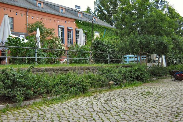 Scheune-Vorplatz vor der Sanierung im Jahr 2009