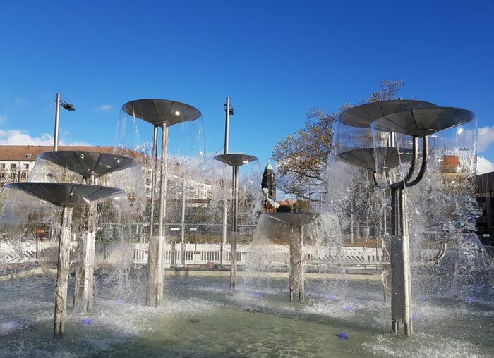 Dippoldiswalder Platz mit wiederaufgebautem Schalenbrunnen