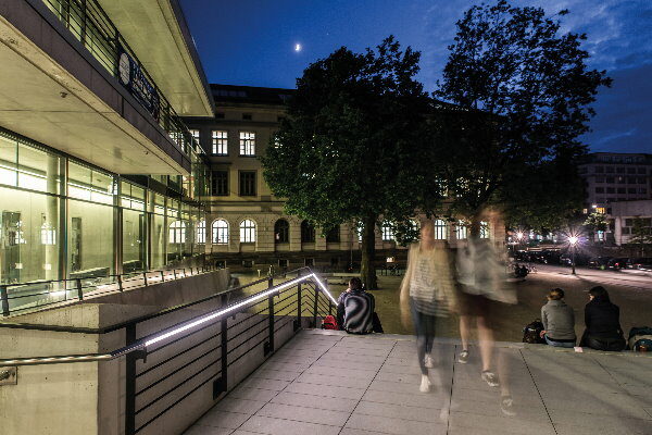 École supérieure de musique de Dresde, salle de concert le soir